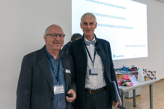 Dr. Hans Bell (right) and Dipl.-Ing. Ralf Schmidt of the Fraunhofer Institute for Reliability and Microintegration (IZM)