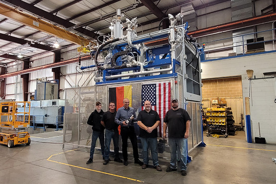 From left to right: Ben Wiebe, Eric Klemme, Albrecht Beck (President and COO of KEI), Michael Ritterling and Tyler Atkinson in front of their first A-LINE L assembled in the USA