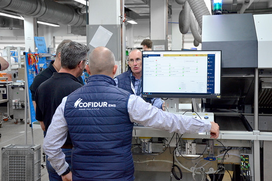 Hand in hand: Cofidur and Ersa systematically work through all relevant machine functions during the machine acceptance test